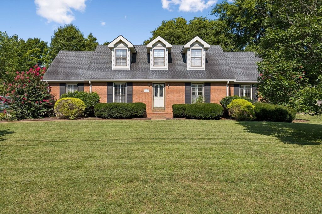 6617 N Creekwood Drive, Brentwood