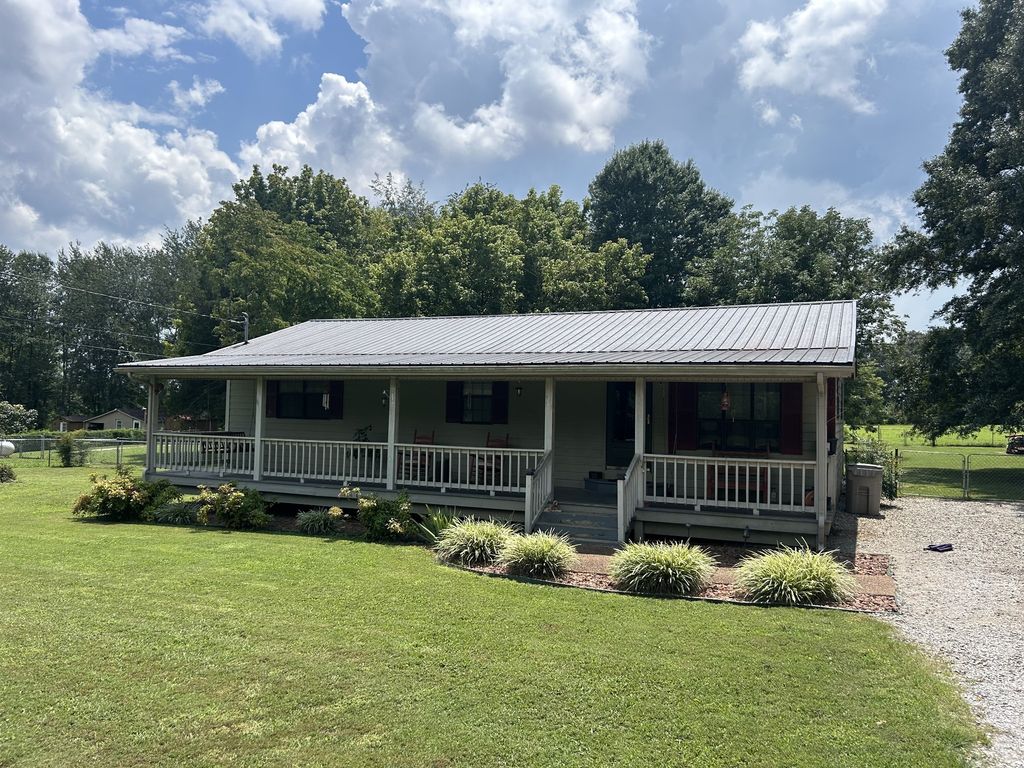 206 Beth Page Rd, Estill Springs