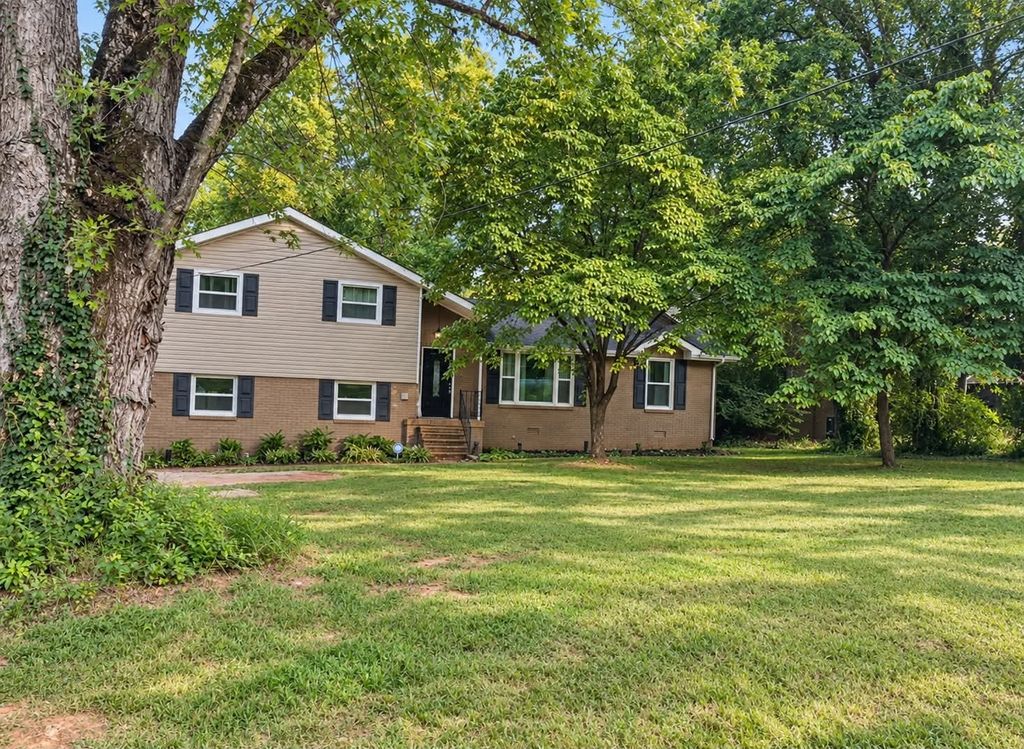 1215 Parkview Ter, Murfreesboro