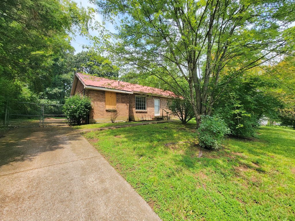314 Kevin Dr, Dickson