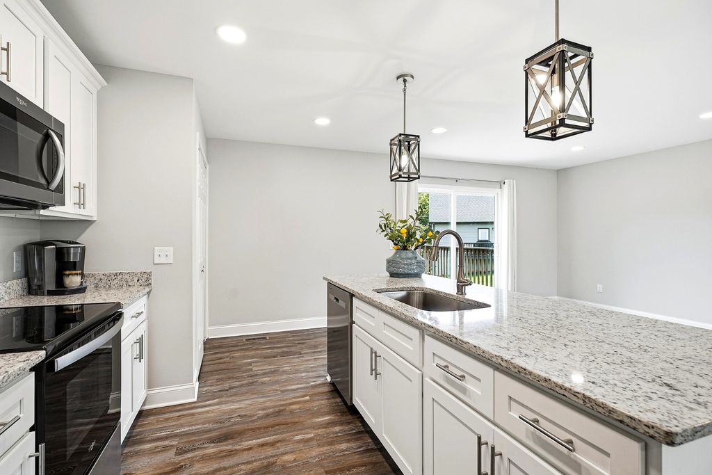 41 Chisam Ct, McMinnville