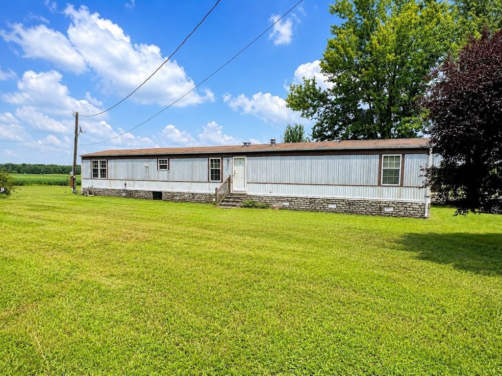 1109 Scenic Rd, Lawrenceburg