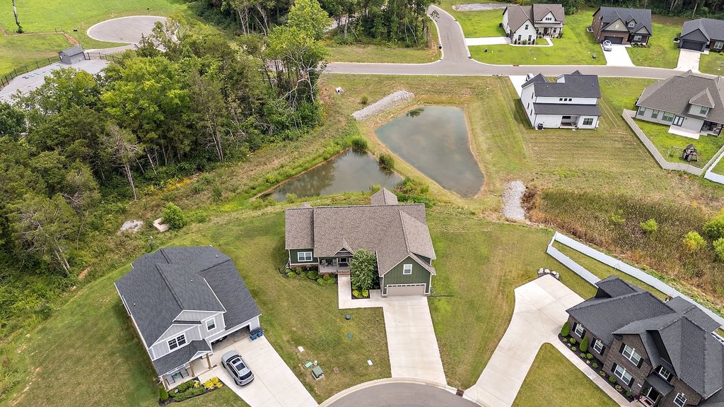 3002 Bootknife Dr, Bell Buckle
