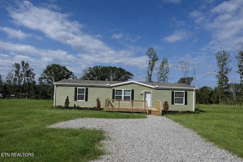 218 Community Drive, Madisonville