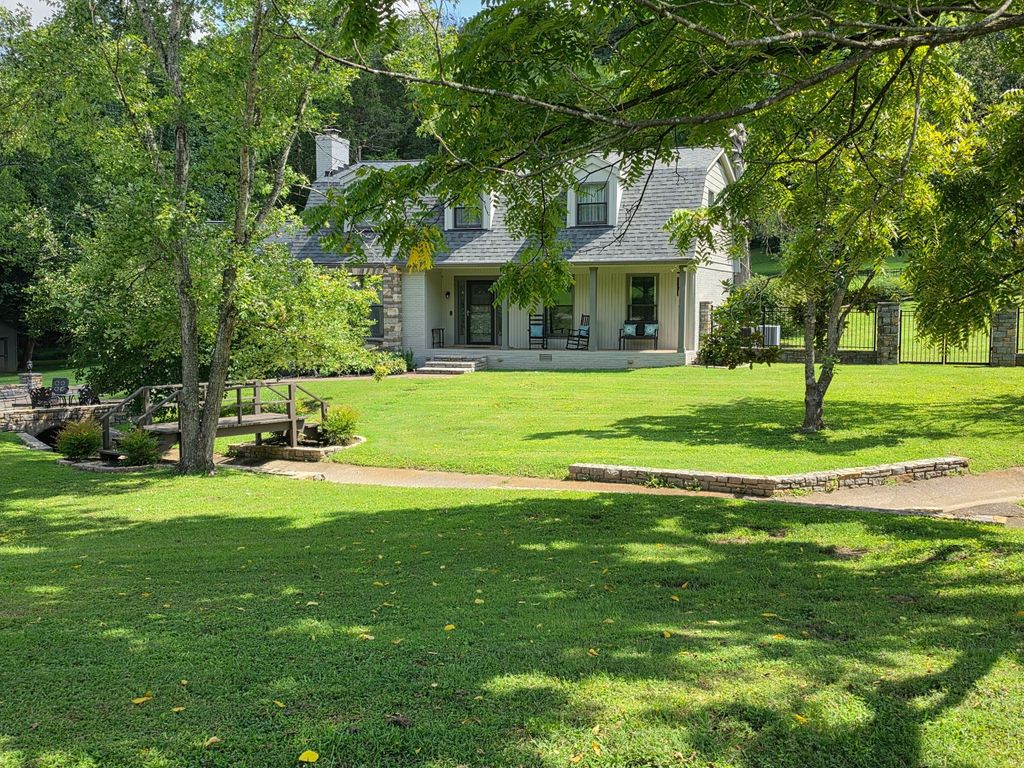 2039 Sunny Side Dr, Brentwood