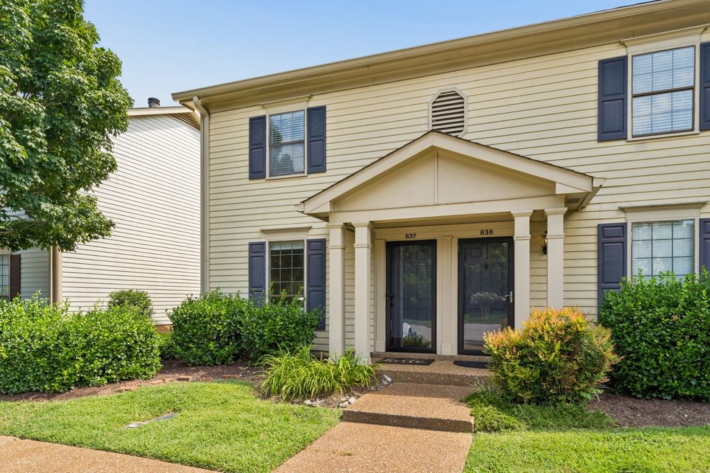 837 Brentwood Pt, Brentwood