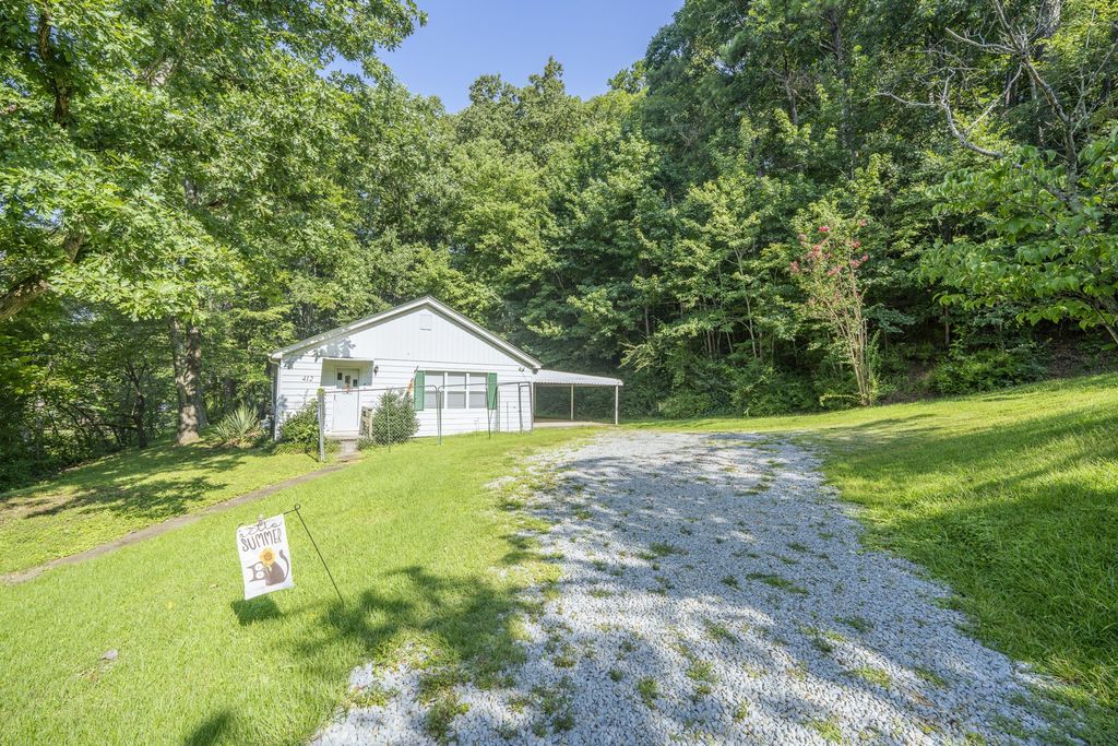 412 Walker St, Waynesboro