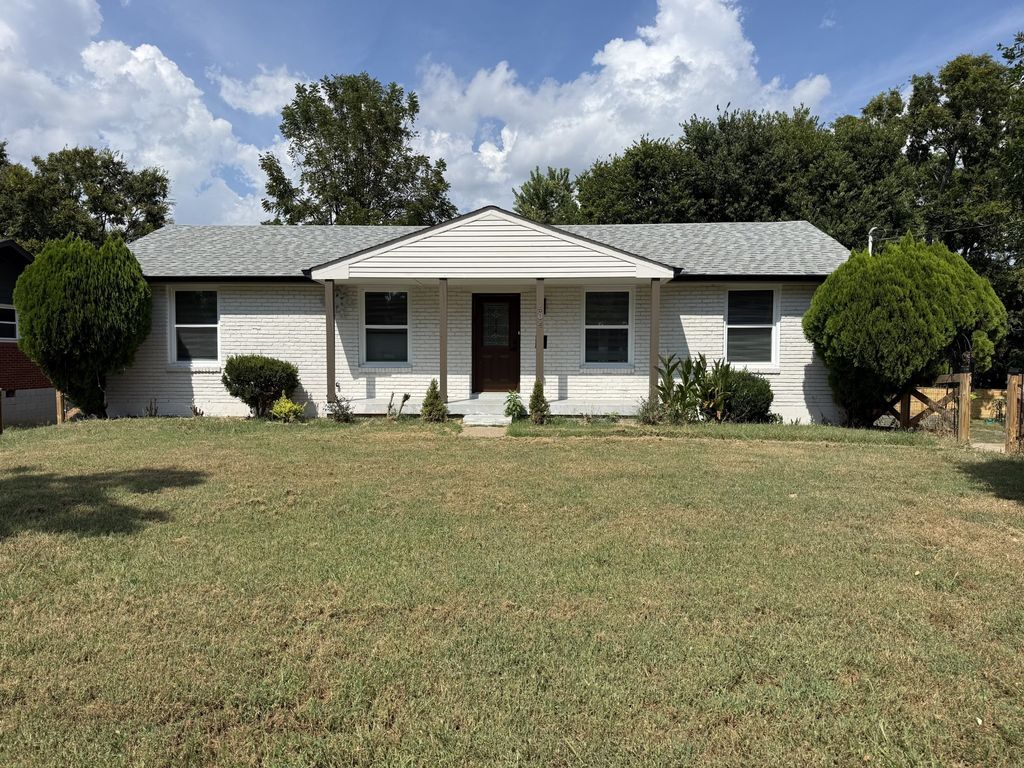 604 Harding Pl, Nashville