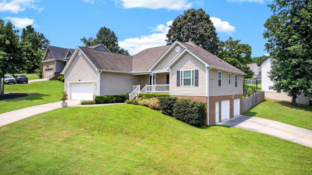 142 Orrie Moss Court Se, Cleveland