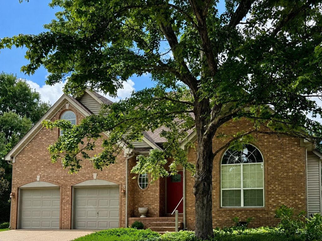 420 Essex Park Cir, Franklin