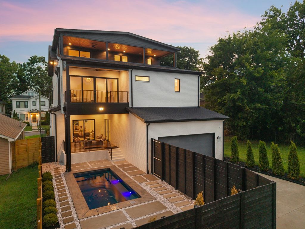 928 11th Ave N, Nashville