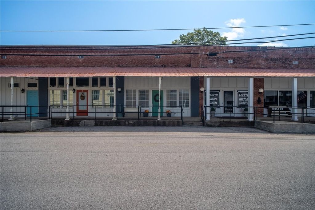 126 Main St, Loretto