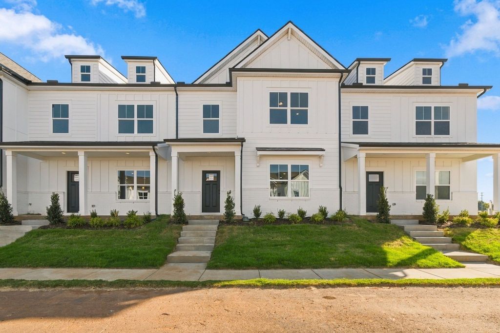 211 Martindale Lane, Clarksville
