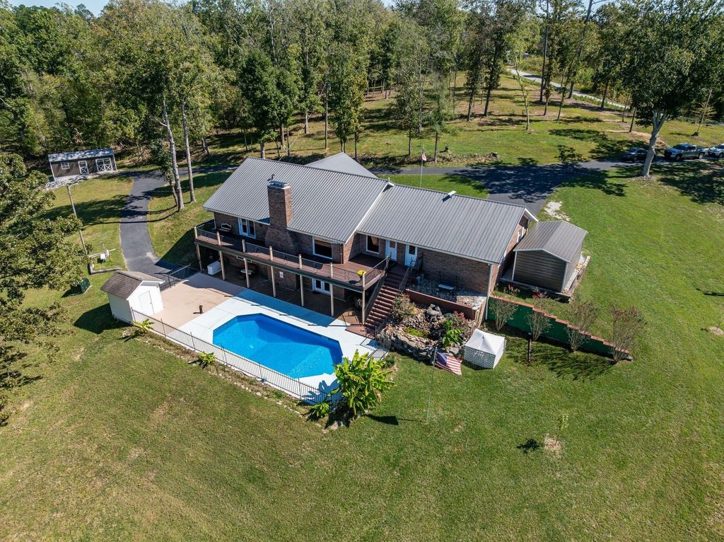 2743 Mouse Tail Rd, Parsons