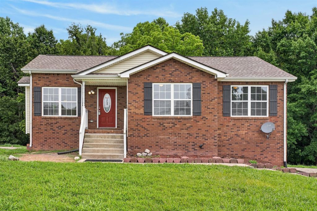 1724 Ridge Runner Ct, Clarksville