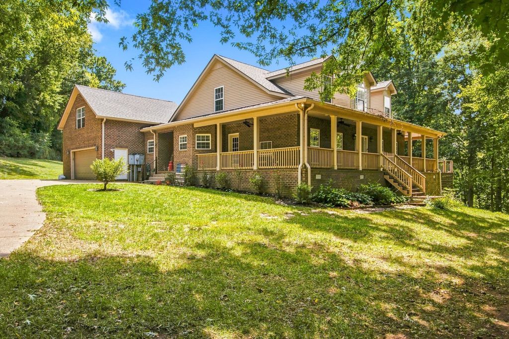 125 Carr Dr, Spring Hill