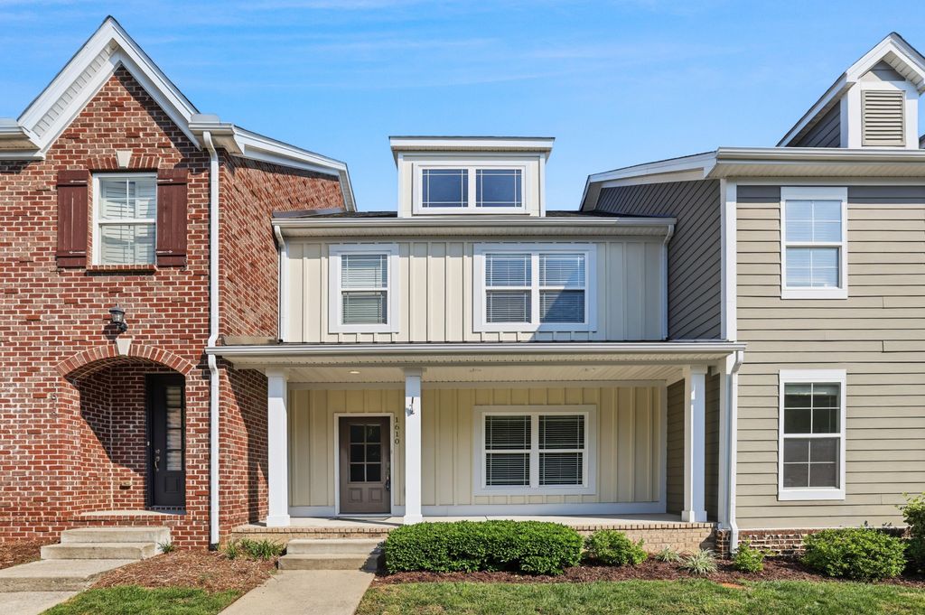 1610 Shadow Green Dr, Franklin