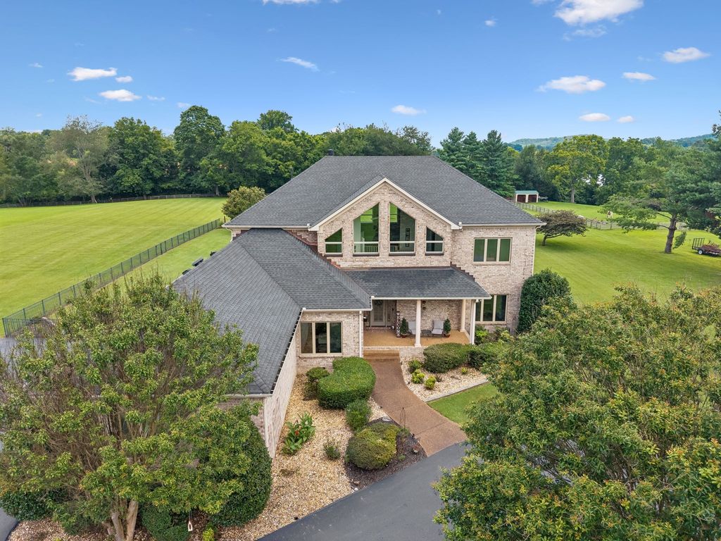 1810 Savannah Springs Dr, Franklin