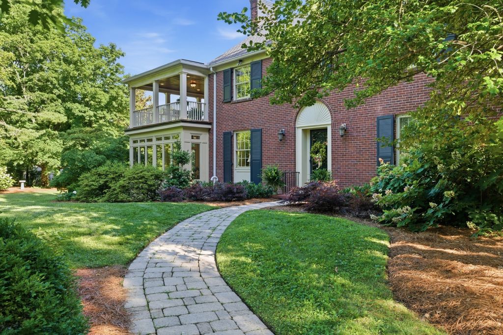 1419 Graybar Ln, Nashville