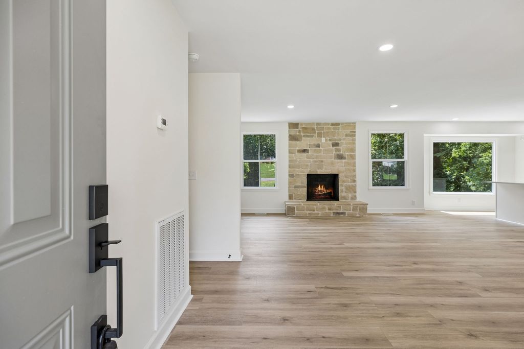 108 Airfloat Dr, Hendersonville