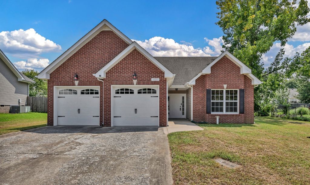 420 Chestnut Grove Way, Clarksville