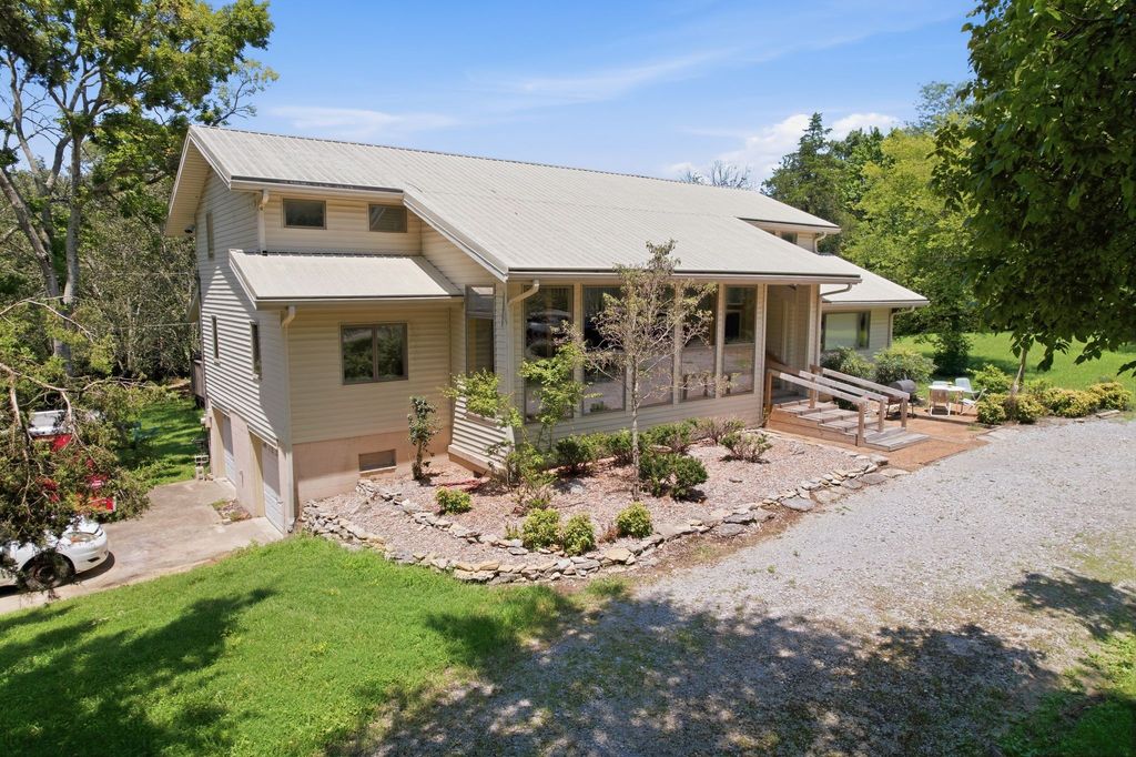 5052 John Hagar Rd, Hermitage