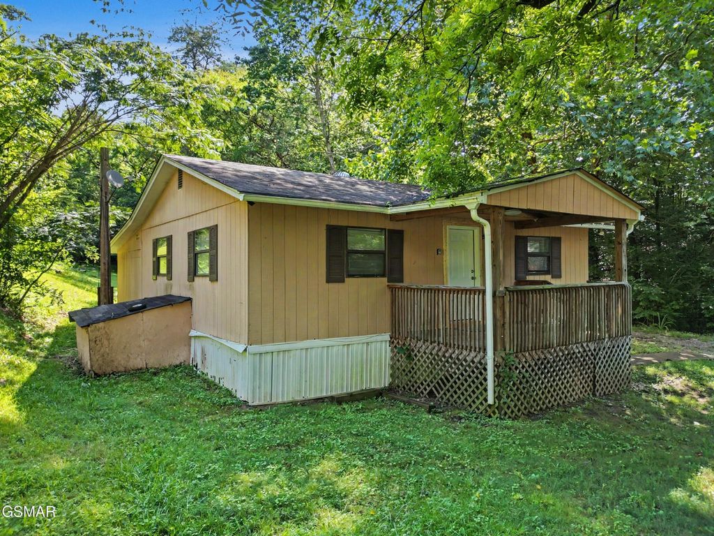 8018 Sevierville Pike, Knoxville