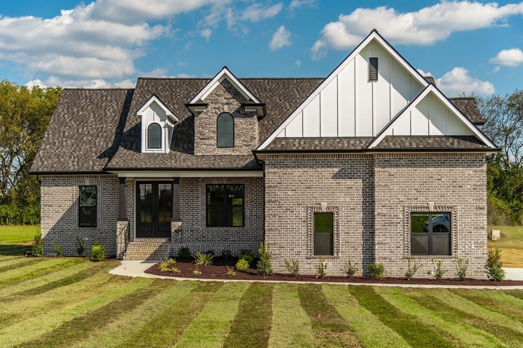 1060 Mill Brook Way, Gallatin