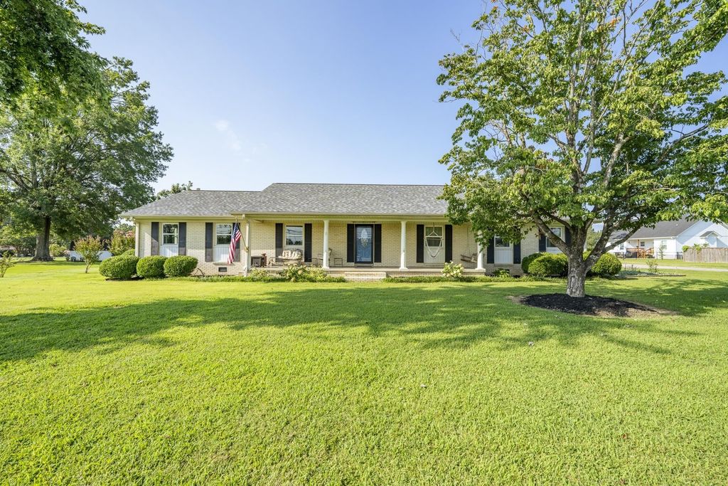 1150 Pinhook Dr, Savannah