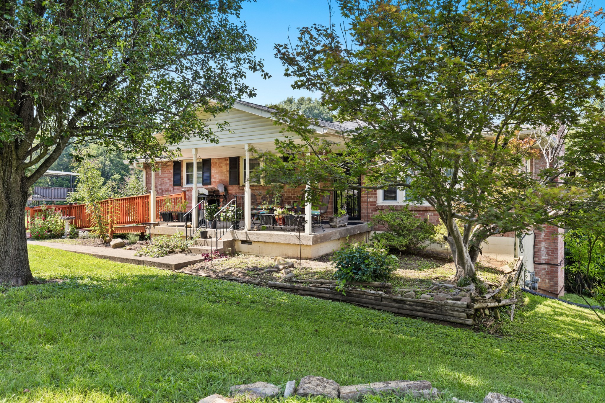 Photo of Listing #3505918