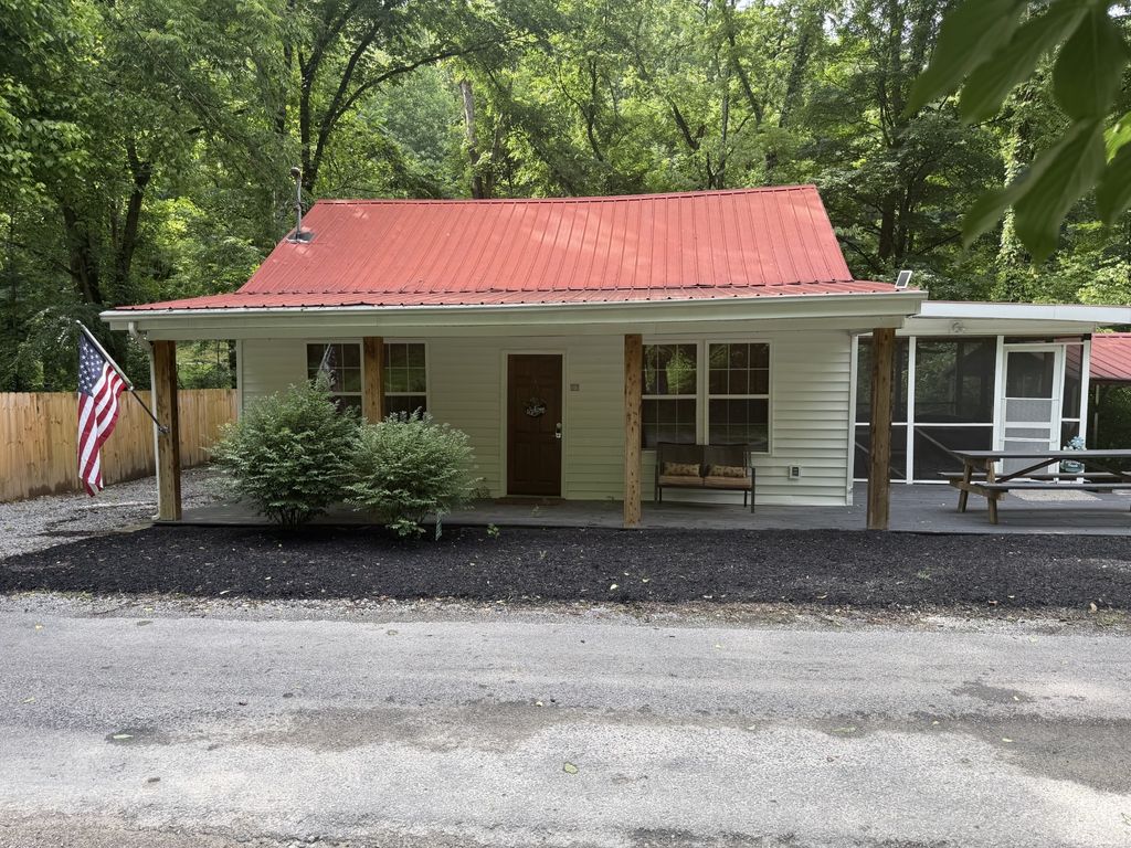 138 Cooper Ln, Smithville