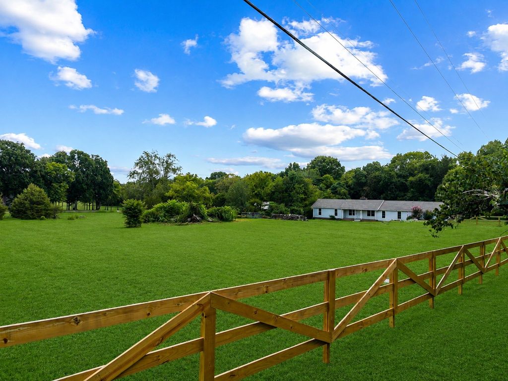 1084 Taylorsville Rd, Lebanon