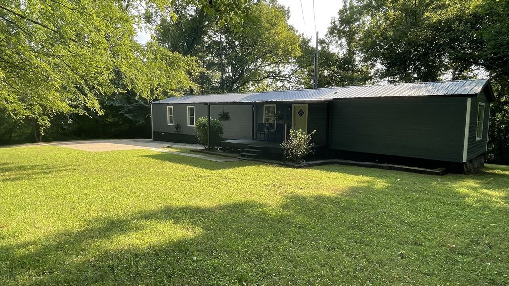 303 Conger St, Cumberland City