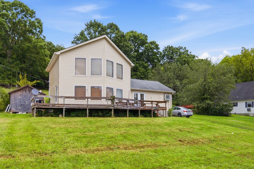 179 Lakeside Dr, Carthage