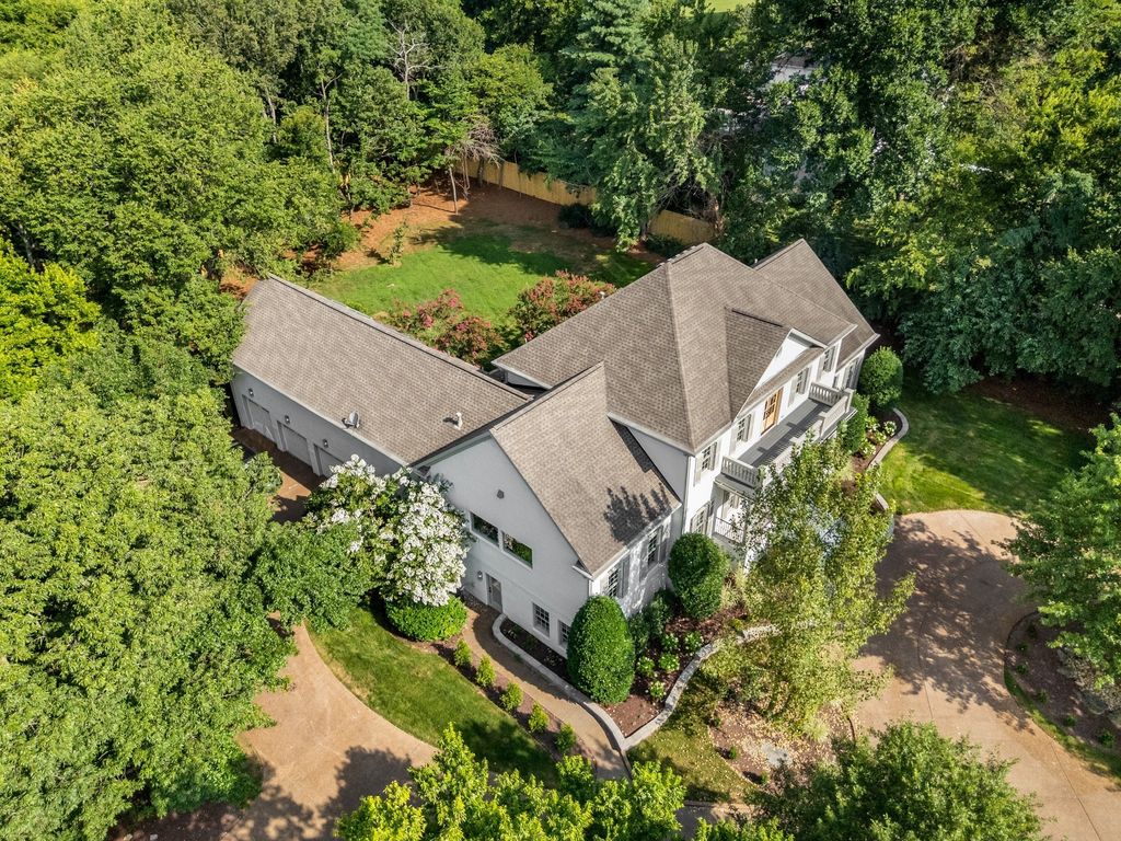 1115 Wilson Pike, Brentwood
