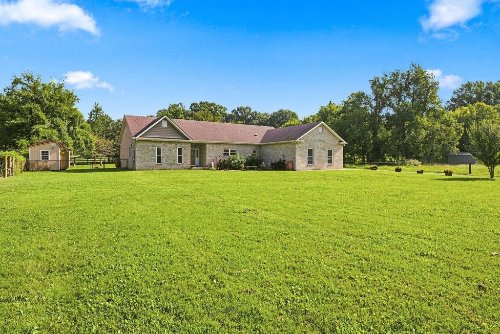 620 Central Valley Rd, Murfreesboro