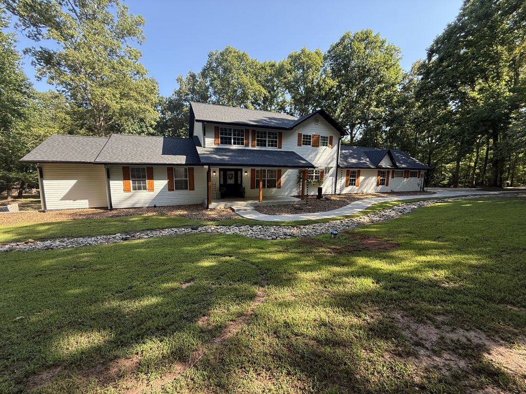 605 County Road 48, Athens