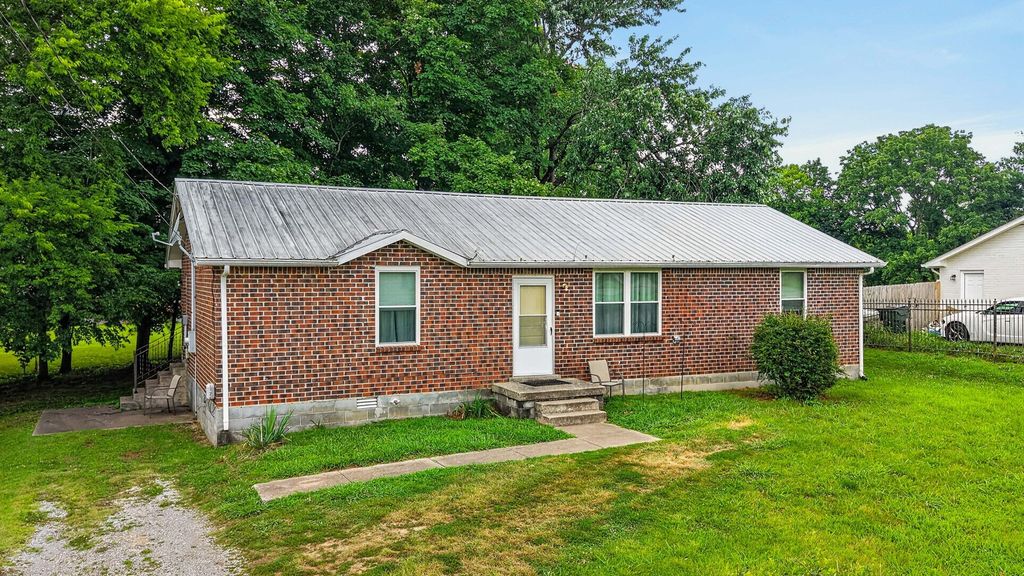 209 Walnut Crest Dr, Gallatin