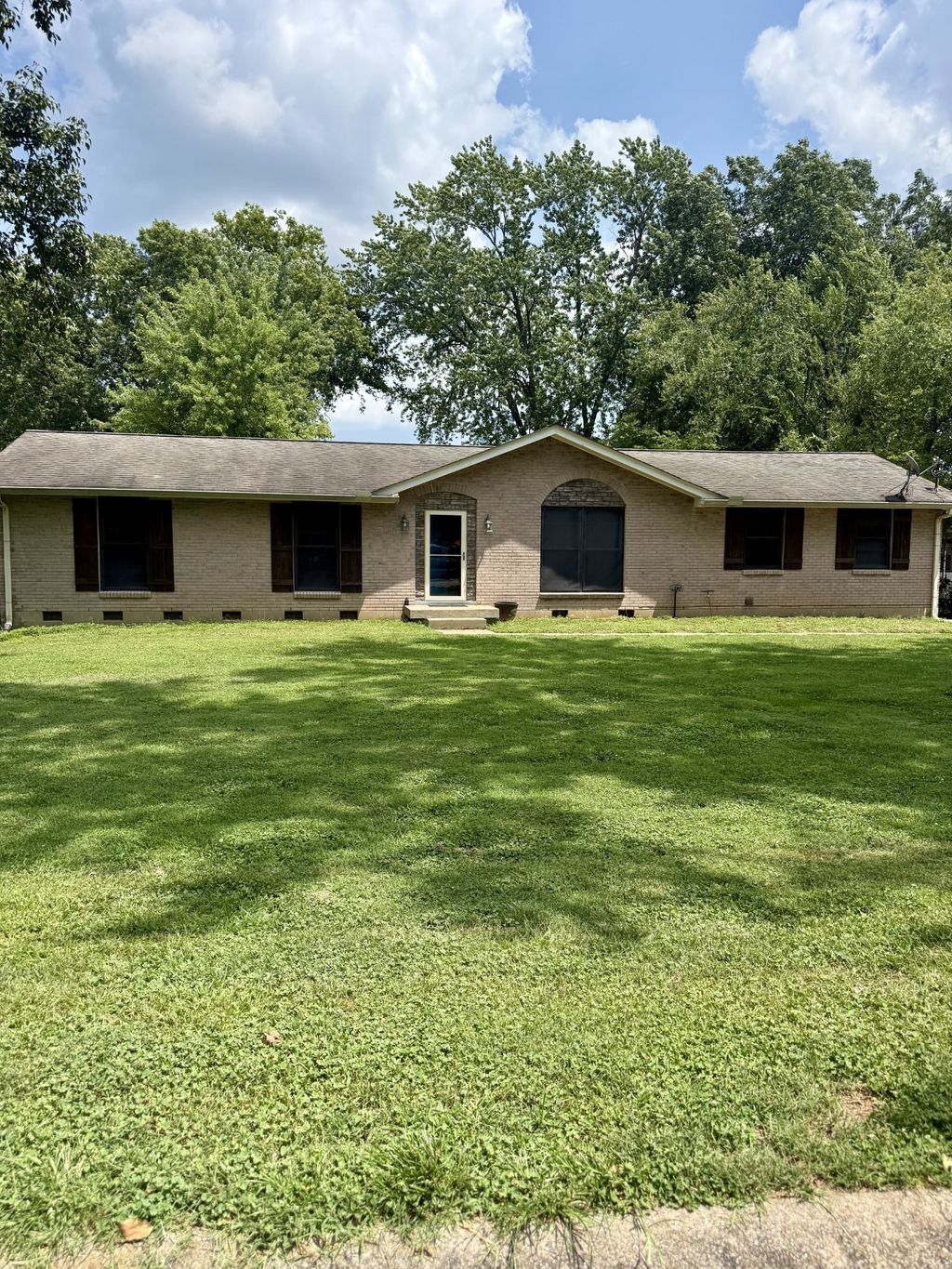 104 Keystone Ln, Hendersonville