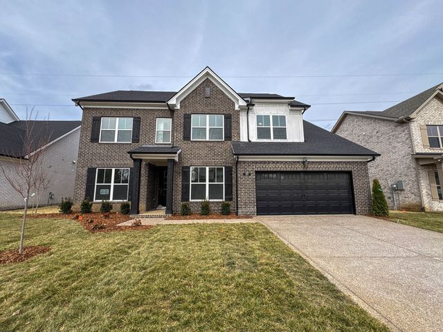 211 Settlers Way, Hendersonville
