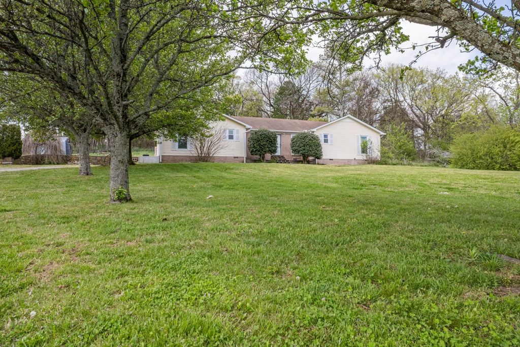 511 N Main St, Cornersville