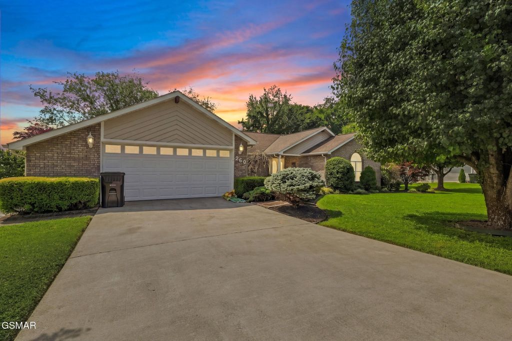260 Lexington Place, Sevierville
