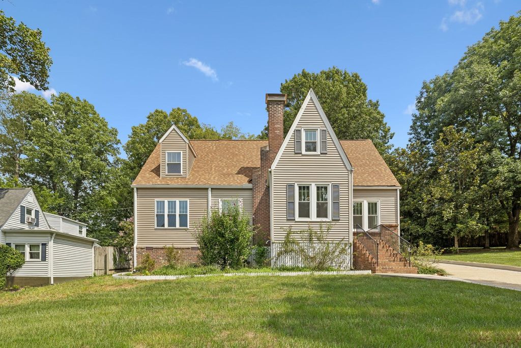 164 W Glenwood Dr, Clarksville