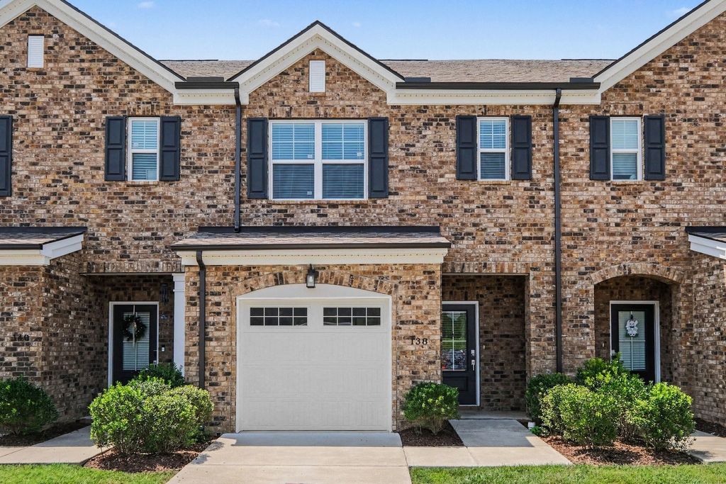 138 Fister Dr, Lebanon