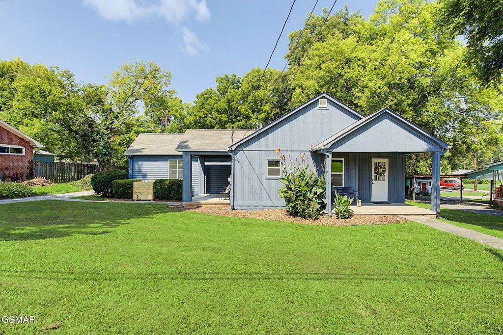 528 N College Street, Madisonville