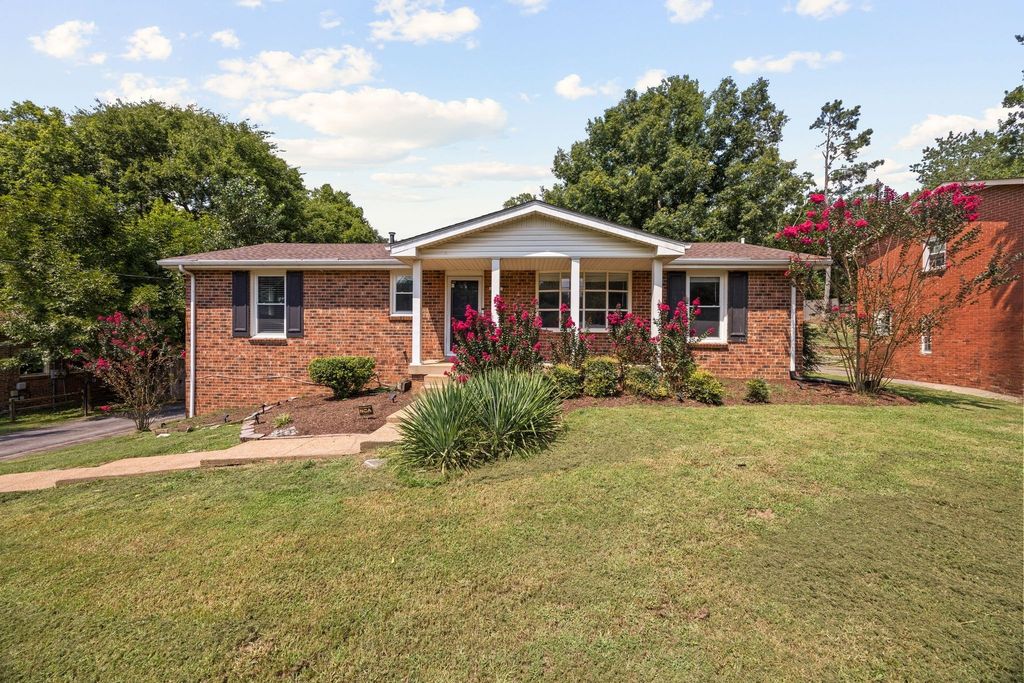 632 Harpeth Bend Dr, Nashville