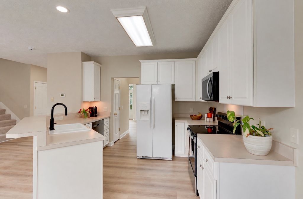 127 Coarsey Blvd, Hendersonville