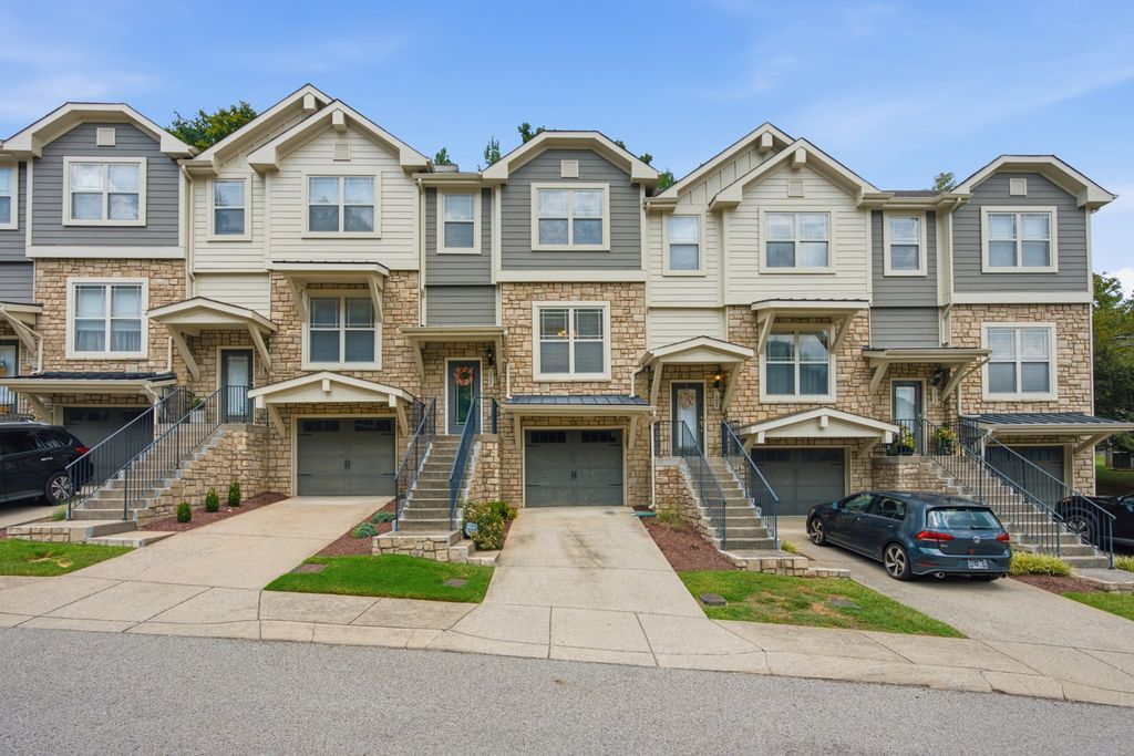 1066 Woodbury Falls Dr, Nashville