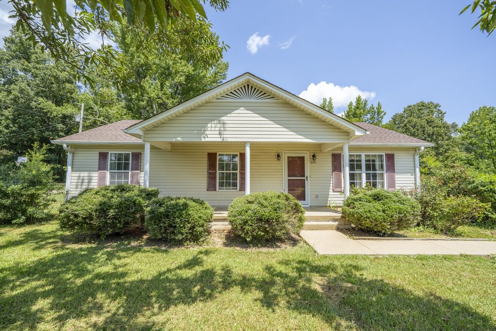 254 Linden Ln, Adamsville