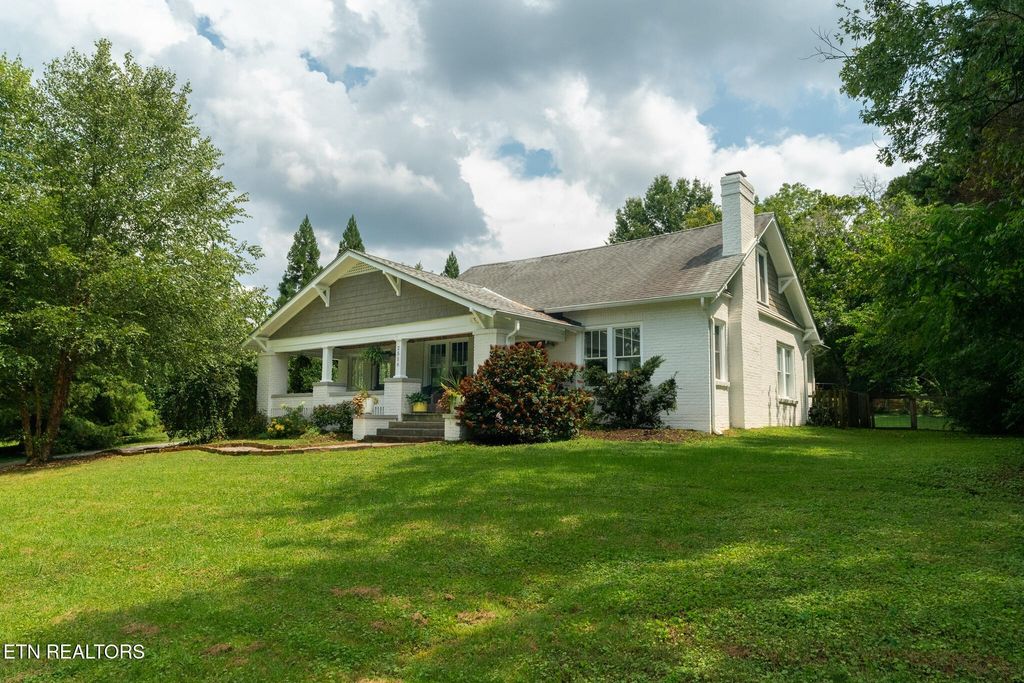 2516 Maple Drive, Knoxville